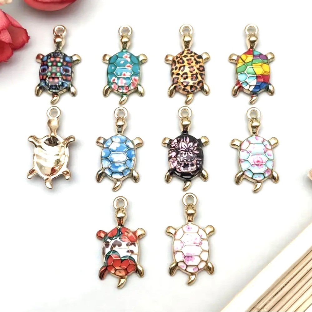 🔴 5 for $10 ONE Floral Ocean Turtle Enamel Pendant with Gold Accents - Picture 4 of 6